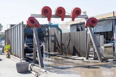 加油站免費洗車對車漆有傷害嗎？老司機的忠告 免費也不洗，小心掛傷車漆